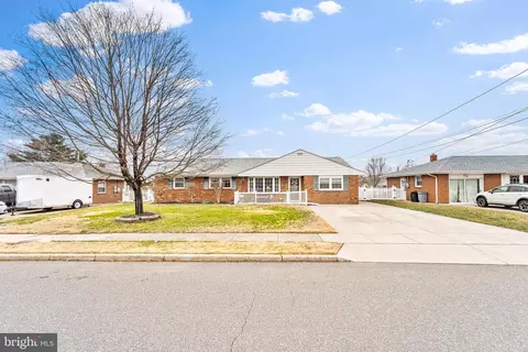 157 S School St, Gibbstown, NJ 08027