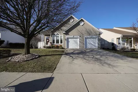 106 Nathan Hale Dr, Woodbury, NJ 08096