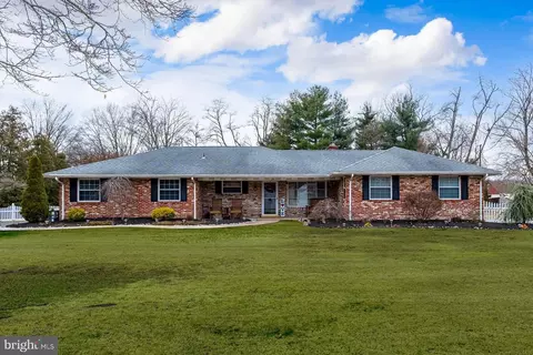 135 Mellon Ave, Gibbstown, NJ 08027