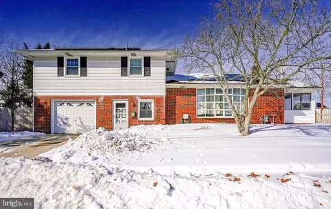 101 Giammarino Ave, Gibbstown, NJ 08027