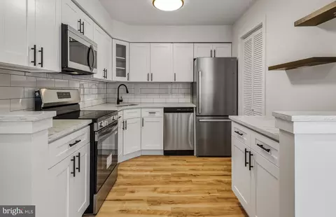 1 Windsor Ct, Sewell, NJ 08080