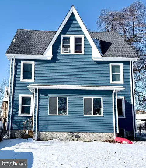 240 Billings Ave, Paulsboro, NJ 08066