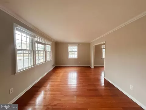 Living - 603 Hudson Ave, Pitman, NJ 08071 photo 1 of 4