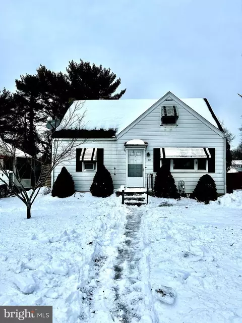 215 Deptford Rd, Glassboro, NJ 08028