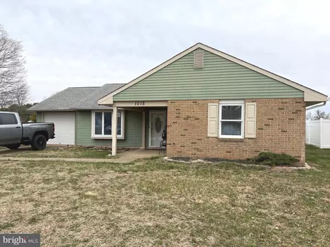1018 Micawber Dr, Williamstown, NJ 08094