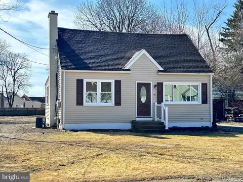 60 Roberts Ave, Clayton, NJ 08312