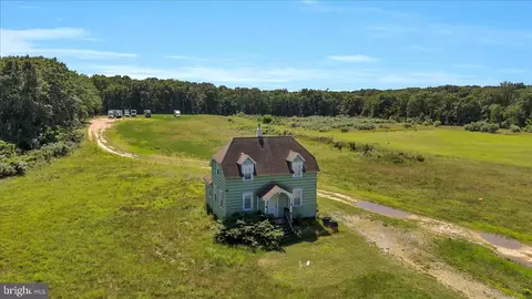 2443 S Black Horse, Williamstown, NJ 08094