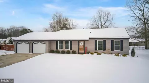 8 Hercules Ct, Sewell, NJ 08080