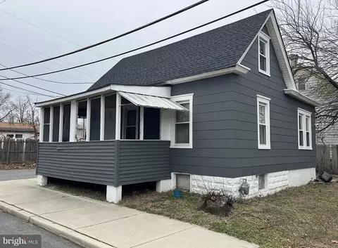 1003 Hoffman Ave, Paulsboro, NJ 08066