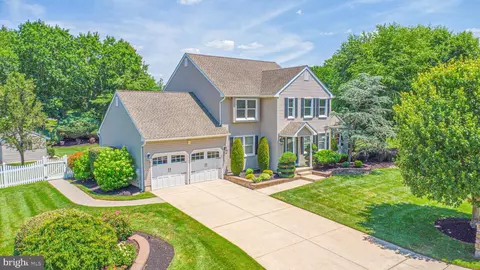 607 Apple Dr, Mullica Hill, NJ 08062