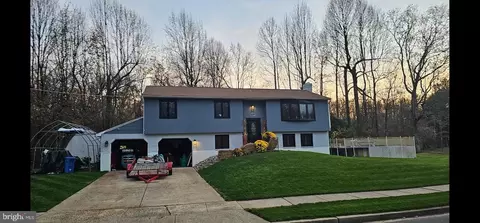 998 Buckboard Dr, Clayton, NJ 08312