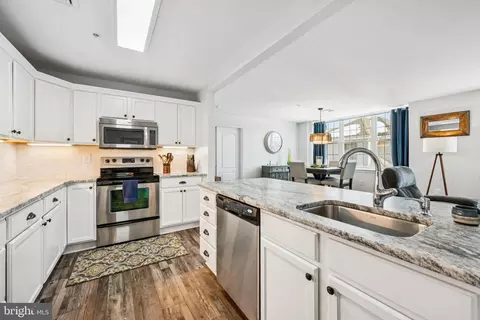 100 Aura Rd #410, Clayton, NJ 08312
