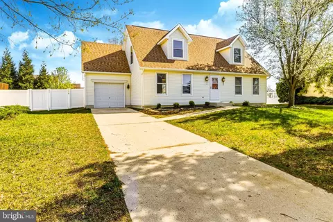 123 Deschler Blvd, Clayton, NJ 08312