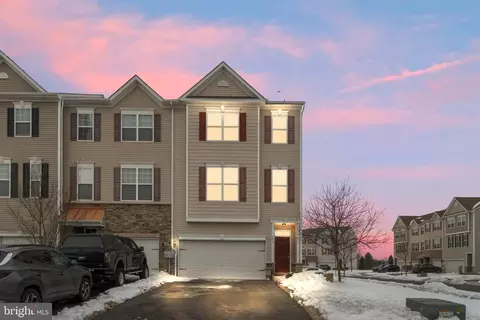 209 Kinsale Ln, Swedesboro, NJ 08085