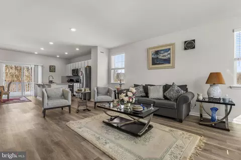 110 Jonagold Dr, Glassboro, NJ 08028
