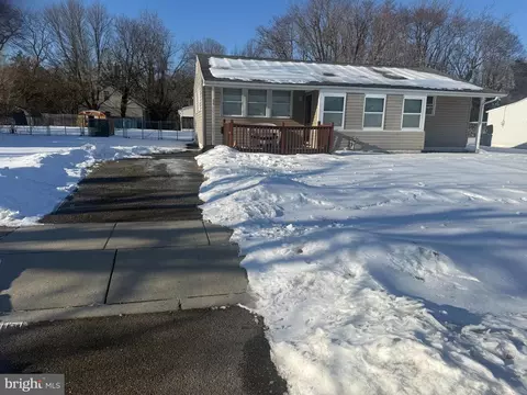 64 Bruce Dr, Woodbury, NJ 08096