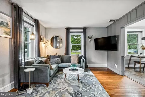 Living - 302 Washington Ave, Pitman, NJ 08071 photo 1 of 1