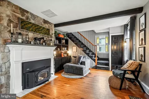 Entry Way - 302 Washington Ave, Pitman, NJ 08071 photo 5 of 11