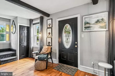 Entry Way - 302 Washington Ave, Pitman, NJ 08071 photo 1 of 11