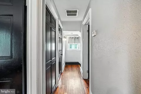 Entry Way - 302 Washington Ave, Pitman, NJ 08071 photo 11 of 11