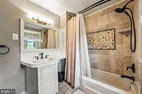 Bath - 302 Washington Ave, Pitman, NJ 08071 photo 1 of 3