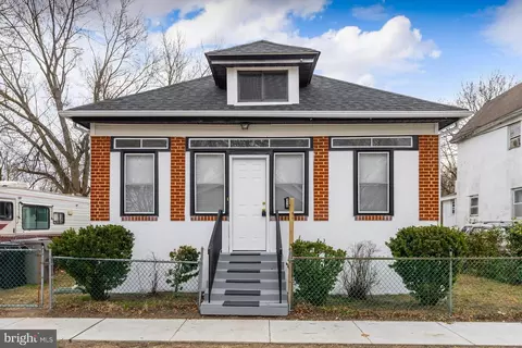 318 W Buck St, Paulsboro, NJ 08066