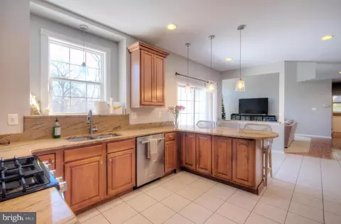 Kitchen - 18 Millwood Dr, Mickleton, NJ 08056 photo 3 of 4