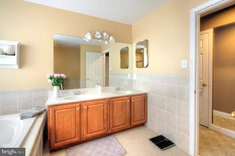 Bath - 18 Millwood Dr, Mickleton, NJ 08056 photo 5 of 6