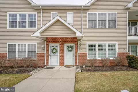 32 F Pristine Pl, Sewell, NJ 08080