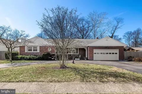 300 Hazel Ave, Westville, NJ 08093