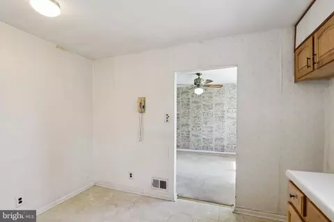 Entry Way - 15 Wright Loop, Williamstown, NJ 08094 photo 6 of 10