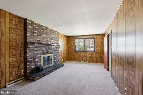 Living - 15 Wright Loop, Williamstown, NJ 08094 photo 4 of 5