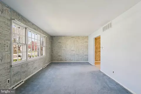 Living - 15 Wright Loop, Williamstown, NJ 08094 photo 1 of 5