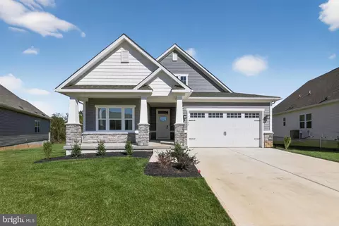 142 Eisenhower Dr, Swedesboro, NJ 08085