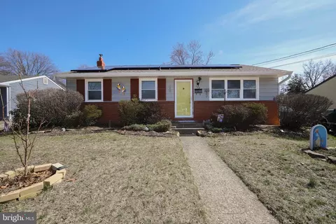 126 E Military Dr, National Park, NJ 08063