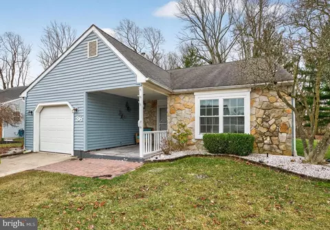 36 Lakebridge Dr, Woodbury, NJ 08096