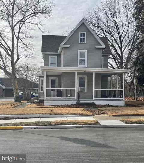 644 N Delaware St, Paulsboro, NJ 08066