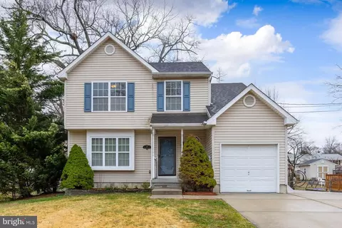 721 Woodland Ave, Westville, NJ 08093