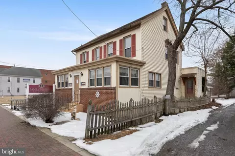 24 W 26 W Broad St, Paulsboro, NJ 08066