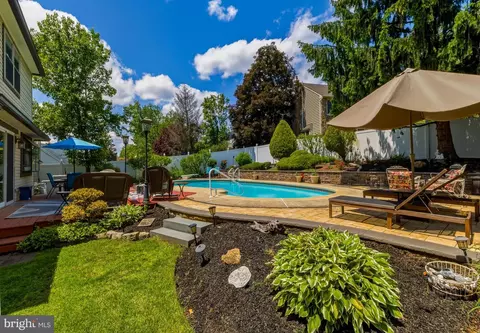 15 Tattersall Dr, West Deptford, NJ 08051