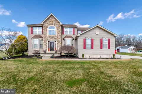 330 Meadowbrook Dr, Monroeville, NJ 08343