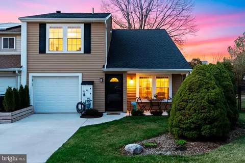 41 Fomalhaut Ave, Blackwood, NJ 08012