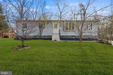 916 Willow Ln, Williamstown, NJ 08094