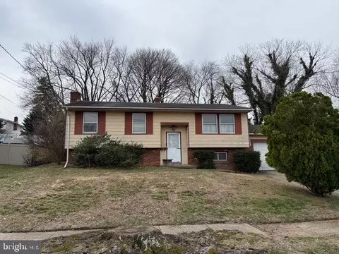 136 Moore St, Woodbury Heights, NJ 08097