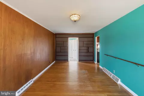 Living - 413 Columbia Ave, Pitman, NJ 08071 photo 4 of 5