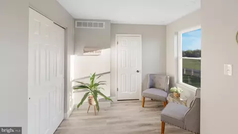 Entry Way - 78 W Tomlin Station Rd, Mickleton, NJ 08056 photo 6 of 9