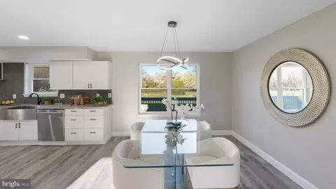 Dining - 78 W Tomlin Station Rd, Mickleton, NJ 08056 photo 3 of 4