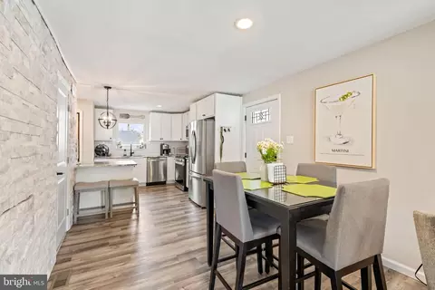 Dining - 215 Boulevard Ave, Pitman, NJ 08071 photo 1 of 2