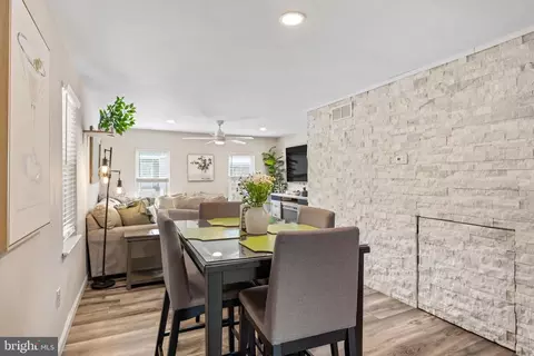 Dining - 215 Boulevard Ave, Pitman, NJ 08071 photo 2 of 2