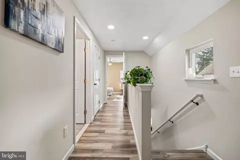 Entry Way - 215 Boulevard Ave, Pitman, NJ 08071 photo 3 of 4